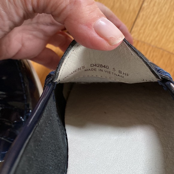 Cole Haan Grand OS pinch LTE Maine classic penny loafer Navy Patent - Picture 7 of 7